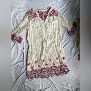 vineyard  Vines 100% cotton off white and pink  embroidered light dress